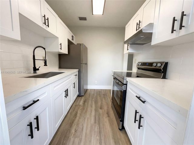 941 Jann Ave, Opa-locka, FL 33054