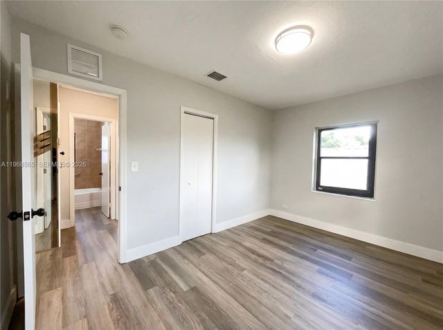 941 Jann Ave, Opa-locka, FL 33054