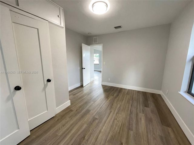 941 Jann Ave, Opa-locka, FL 33054