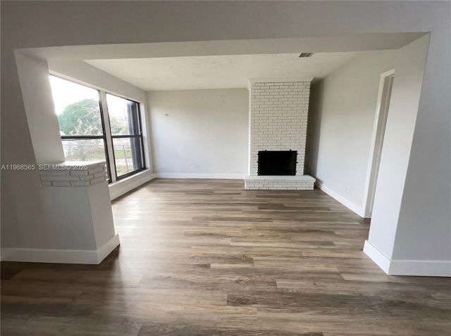 941 Jann Ave, Opa-locka, FL 33054