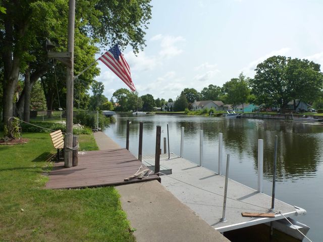 3554 Miller Road, Bay City, MI 48706