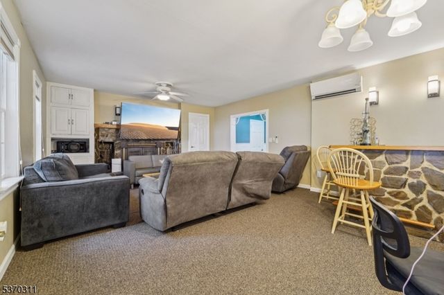 25 E Munson Ave, Dover Town, NJ 07801