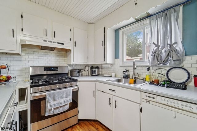 25 E Munson Ave, Dover Town, NJ 07801