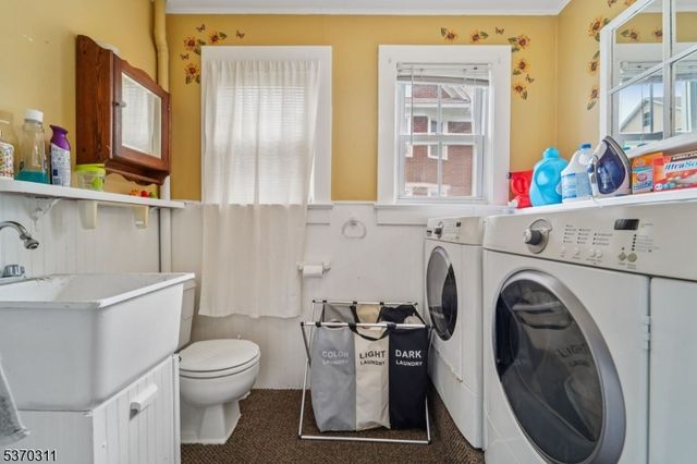 25 E Munson Ave, Dover Town, NJ 07801