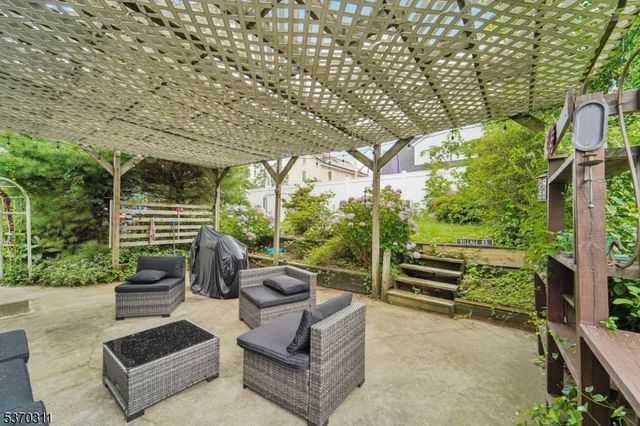 25 E Munson Ave, Dover Town, NJ 07801