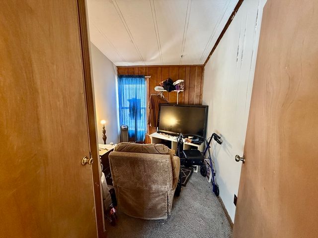 141 Edbert St, Chicopee, MA 01020