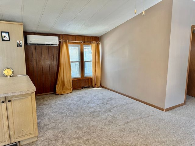 141 Edbert St, Chicopee, MA 01020