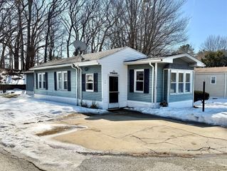 141 Edbert St, Chicopee, MA 01020