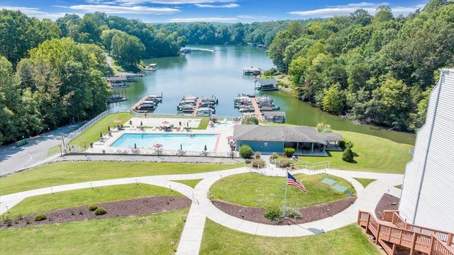 1089 Bluewater Dr Unit 411, Moneta, VA 24121