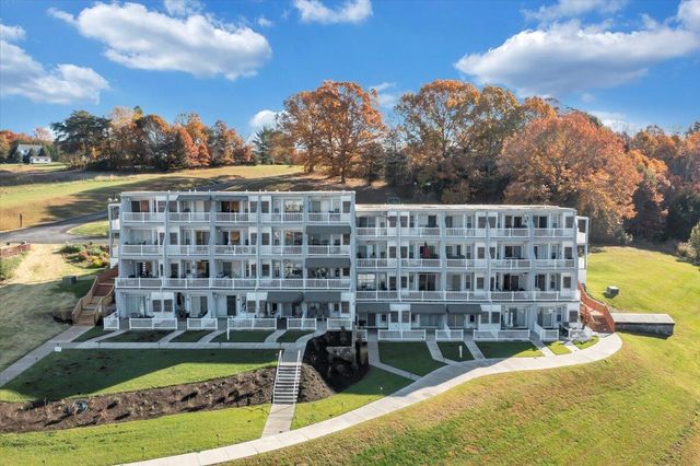 1089 Bluewater Dr Unit 411, Moneta, VA 24121