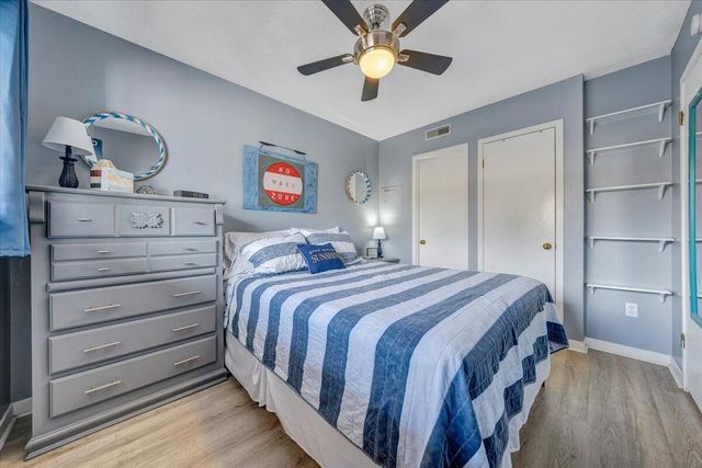 1089 Bluewater Dr Unit 411, Moneta, VA 24121