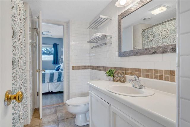 1089 Bluewater Dr Unit 411, Moneta, VA 24121