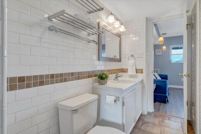 1089 Bluewater Dr Unit 411, Moneta, VA 24121