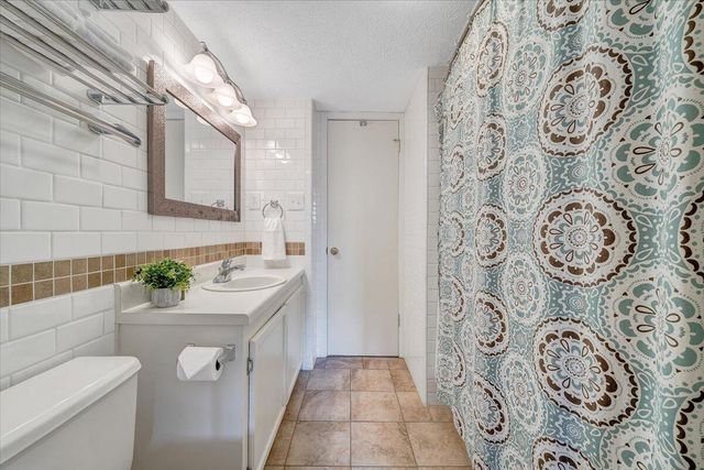 1089 Bluewater Dr Unit 411, Moneta, VA 24121