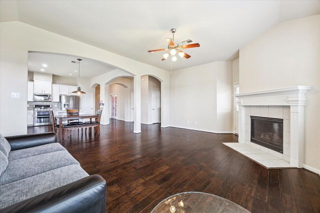 7304 Valentine Lane, Pearland, TX 77584