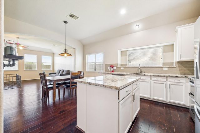 7304 Valentine Lane, Pearland, TX 77584