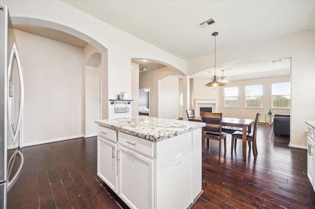 7304 Valentine Lane, Pearland, TX 77584