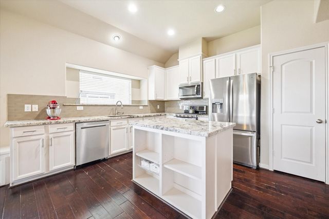 7304 Valentine Lane, Pearland, TX 77584