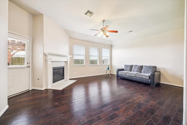 7304 Valentine Lane, Pearland, TX 77584