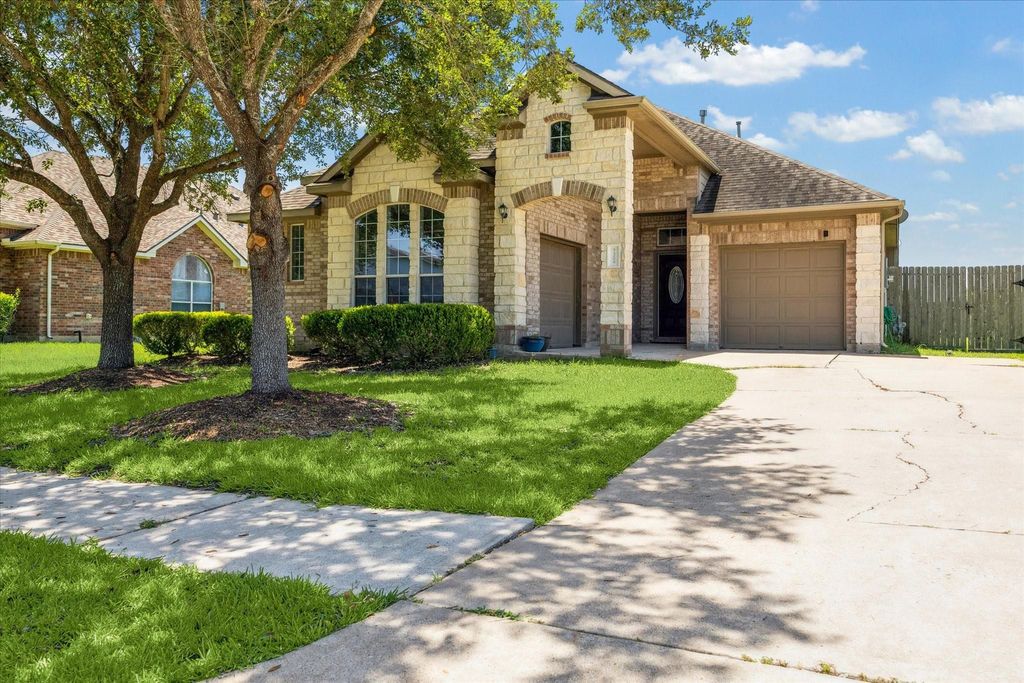 7304 Valentine Lane, Pearland, TX 77584