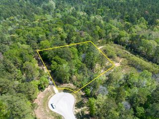 1 Sandstone Lane, Huntsville, TX 77340