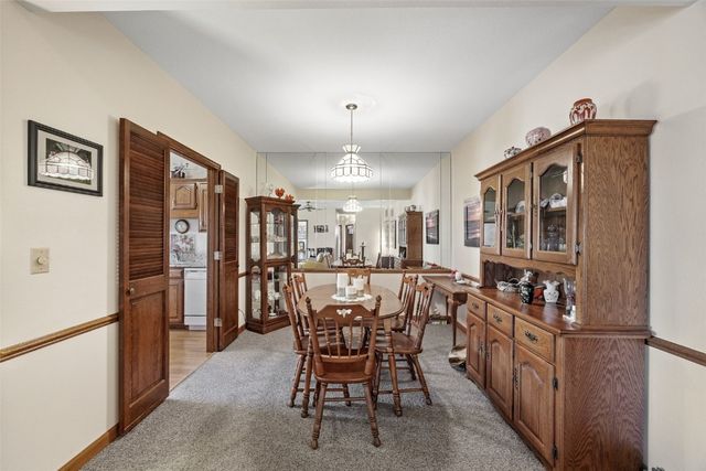 4745 Westchester Drive NE A, Cedar Rapids, IA 52402