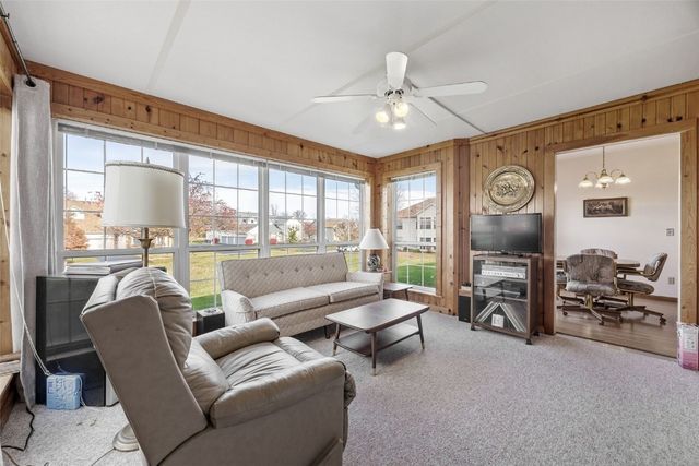 4745 Westchester Drive NE A, Cedar Rapids, IA 52402