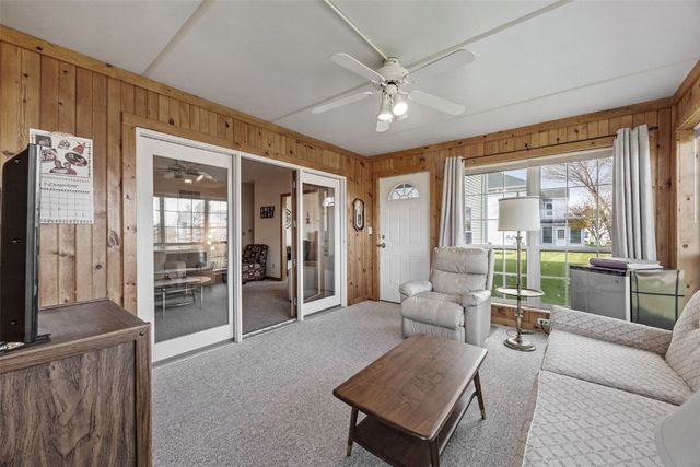 4745 Westchester Drive NE A, Cedar Rapids, IA 52402