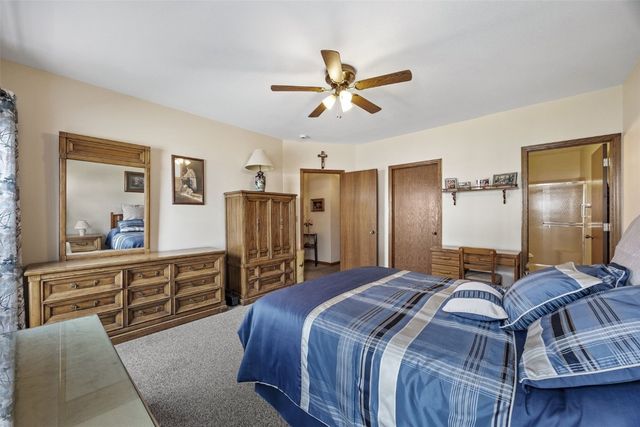 4745 Westchester Drive NE A, Cedar Rapids, IA 52402