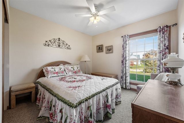 4745 Westchester Drive NE A, Cedar Rapids, IA 52402