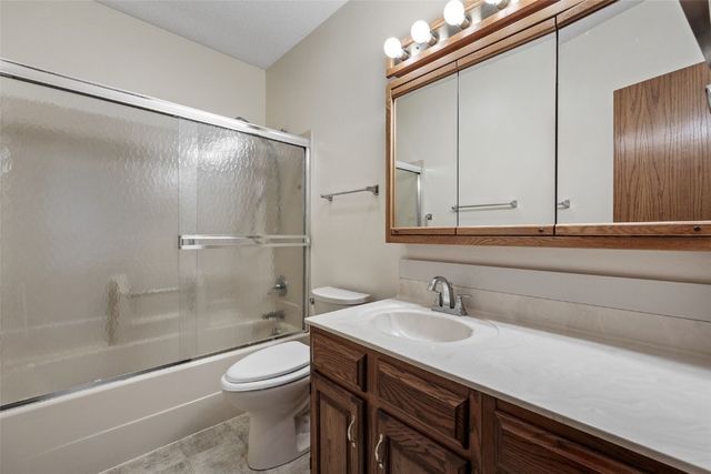 4745 Westchester Drive NE A, Cedar Rapids, IA 52402