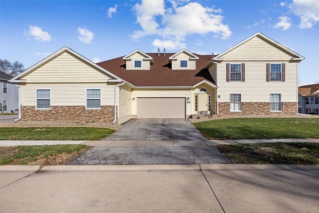 4745 Westchester Drive NE A, Cedar Rapids, IA 52402