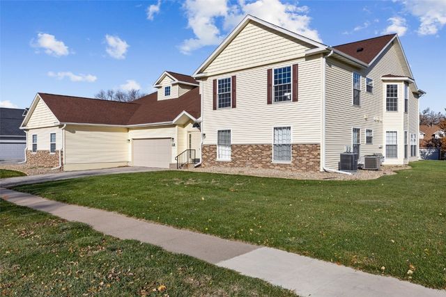 4745 Westchester Drive NE A, Cedar Rapids, IA 52402