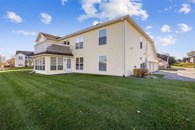 4745 Westchester Drive NE A, Cedar Rapids, IA 52402