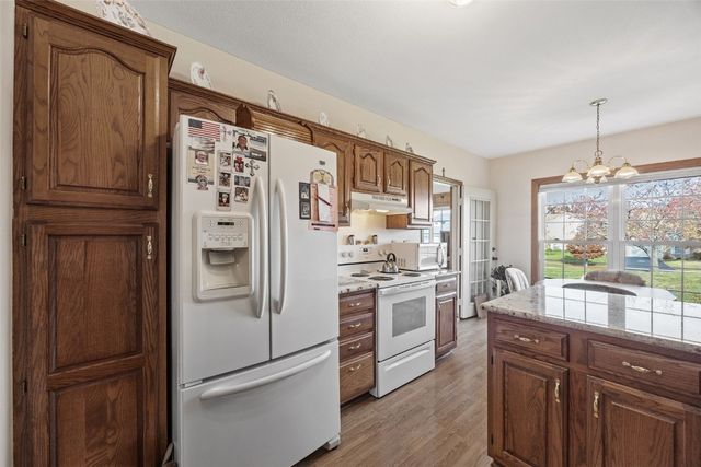 4745 Westchester Drive NE A, Cedar Rapids, IA 52402