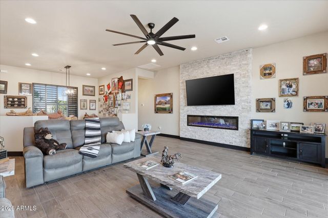 3655 E Graythorn Way, Coolidge, AZ 85128