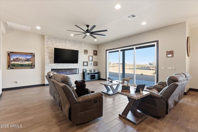 3655 E Graythorn Way, Coolidge, AZ 85128