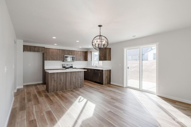 3895 E Jamestown Dr, Nampa, ID 83686