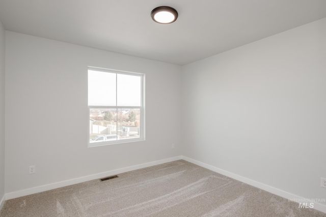 3895 E Jamestown Dr, Nampa, ID 83686