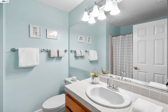3411 Park Pl, Pleasanton, CA 94588