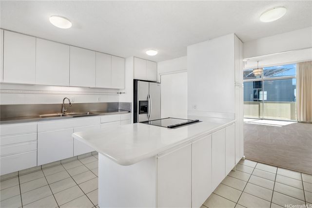 1624 Kanunu Street PHA, Honolulu, HI 96814