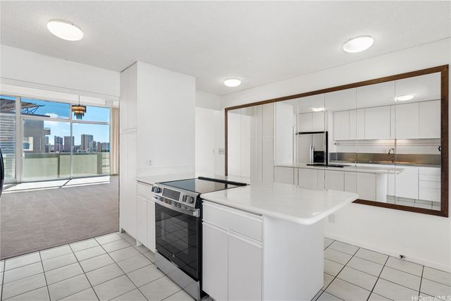 1624 Kanunu Street PHA, Honolulu, HI 96814