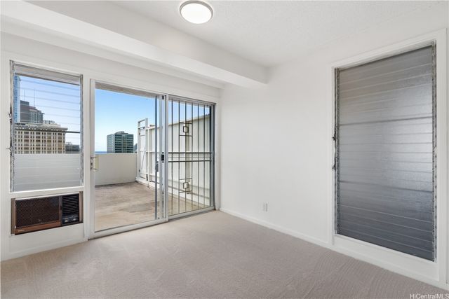 1624 Kanunu Street PHA, Honolulu, HI 96814