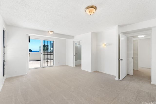 1624 Kanunu Street PHA, Honolulu, HI 96814