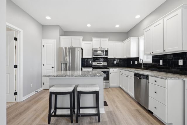 401 SE 15th Street, Grimes, IA 50111