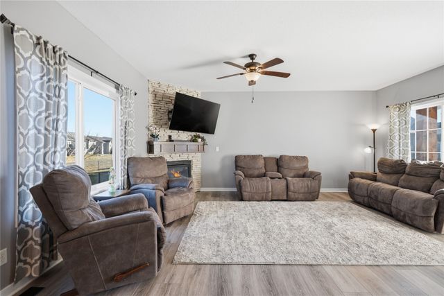 401 SE 15th Street, Grimes, IA 50111