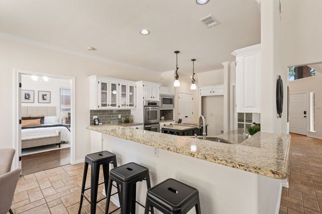 9045 Tyne Trail, Fort Worth, TX 76118