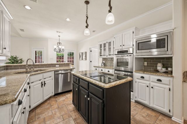 9045 Tyne Trail, Fort Worth, TX 76118