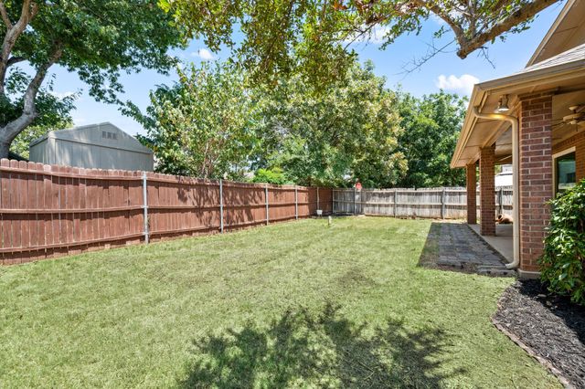 9045 Tyne Trail, Fort Worth, TX 76118