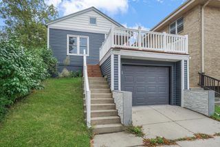 1608 N Astor STREET, Milwaukee, WI 53202